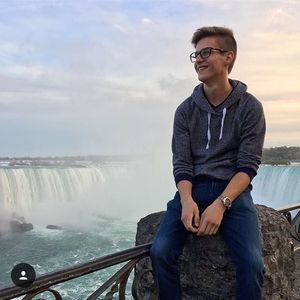 Meet your Posher, Thomas